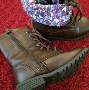Girls boots